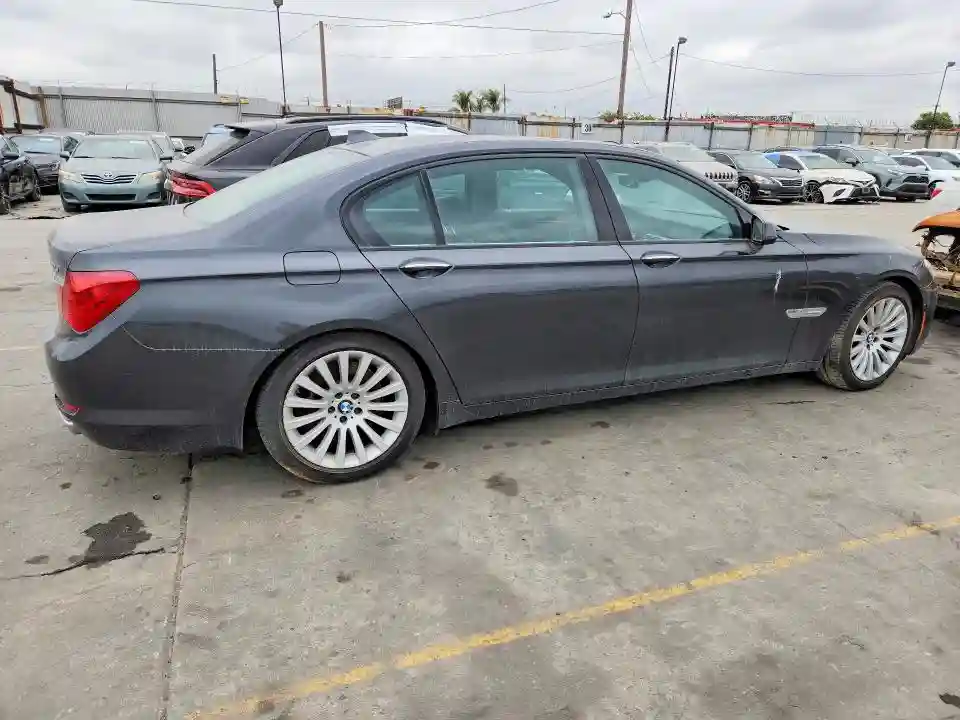 WBAKB8C58CC962572 2012 BMW 7 SERIES-2
