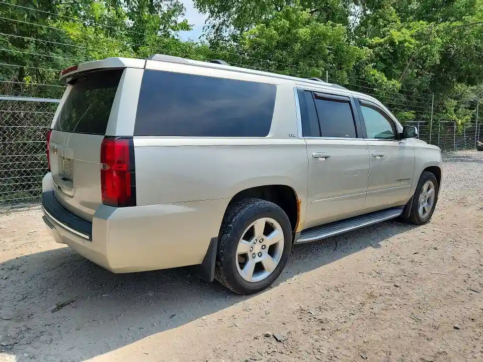 1GNSKKKCXFR507523 2015 CHEVROLET SUBURBAN-2