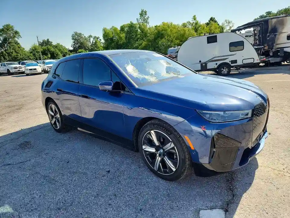 WB533CF05PCK57916 2023 BMW IX-3