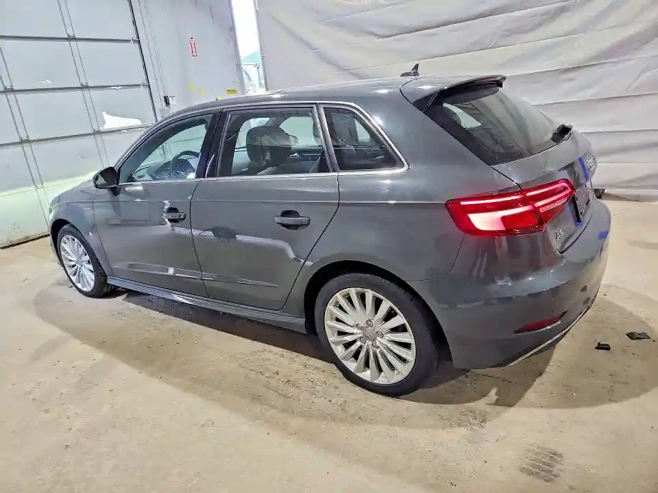 WAUTPBFF3HA088321 2017 AUDI A3-1