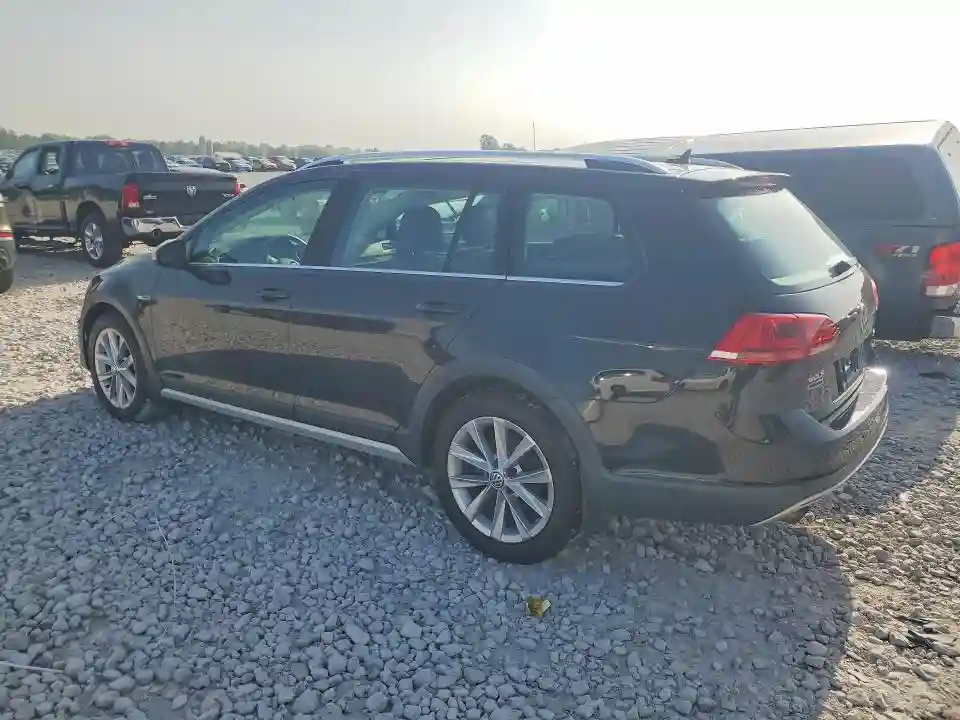 3VWH17AU0HM542912 2017 VOLKSWAGEN GOLF-1