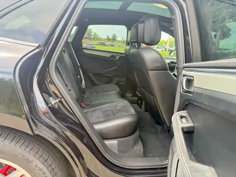WP1AG2A51HLB56322 2017 PORSCHE MACAN-5