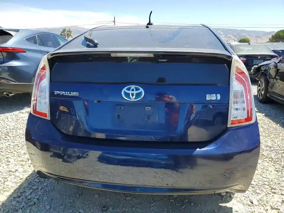 JTDKN3DU0E1742022 2014 TOYOTA PRIUS THRE-5