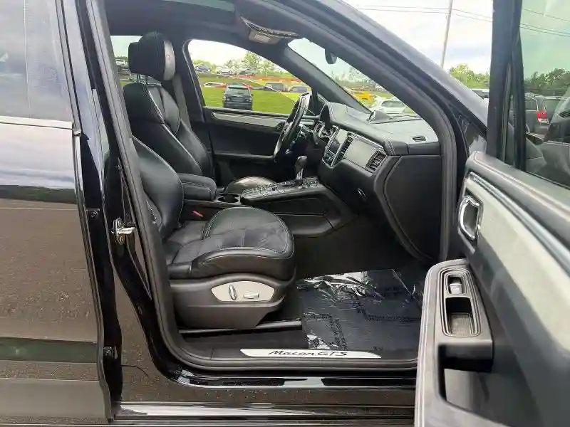 WP1AG2A51HLB56322 2017 PORSCHE MACAN-4