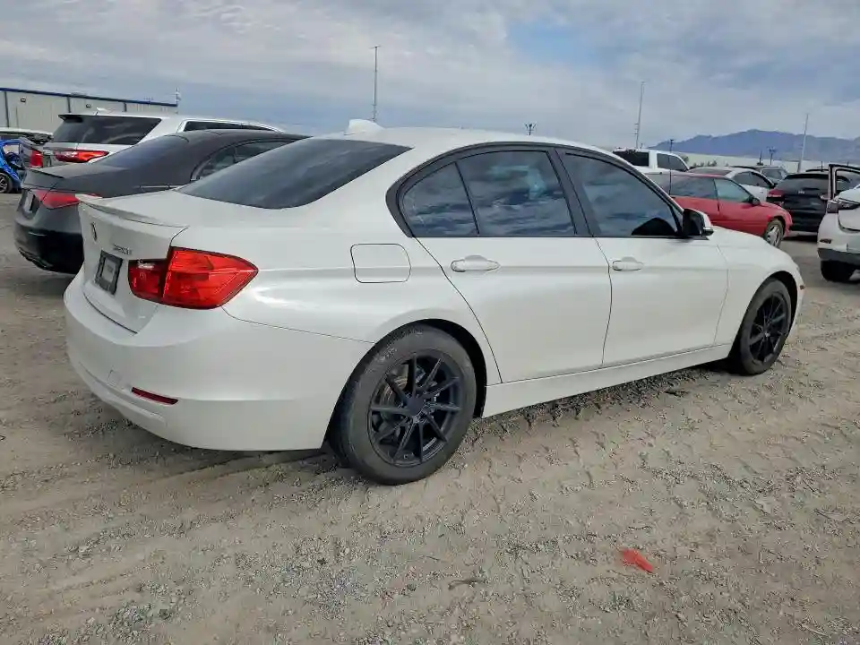 WBA3B1C53FK140817 2015 BMW 3 SERIES-2