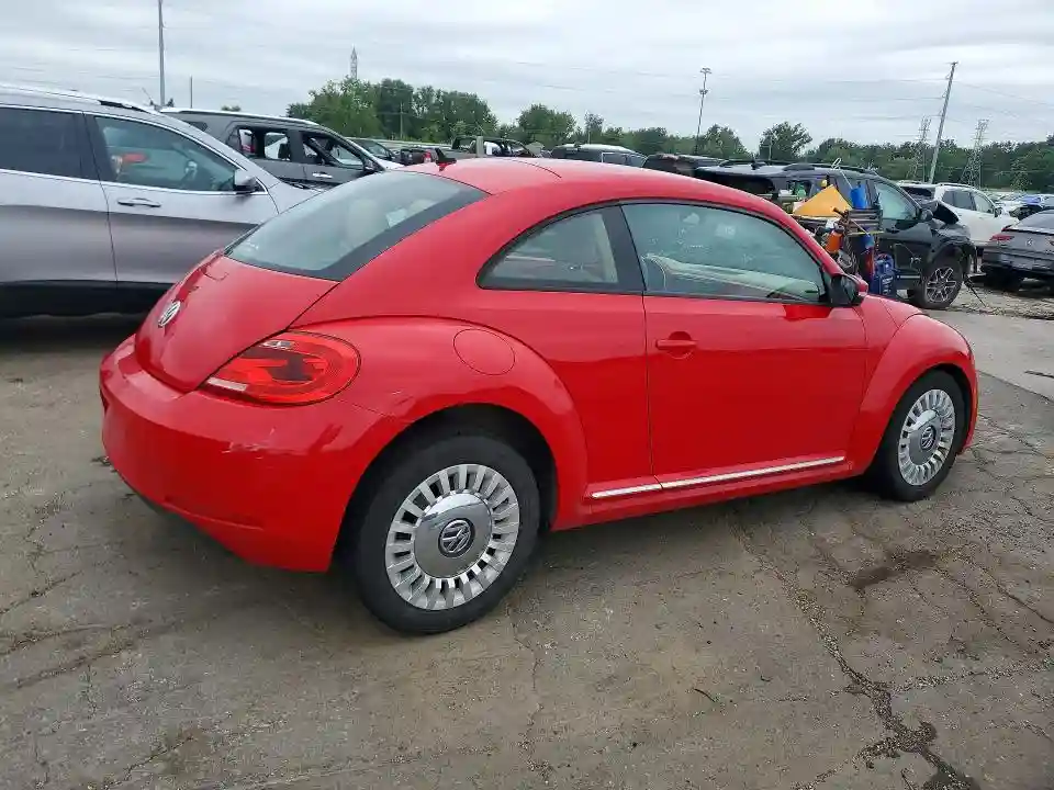 3VWJX7AT0DM676577 2013 VOLKSWAGEN BEETLE-2