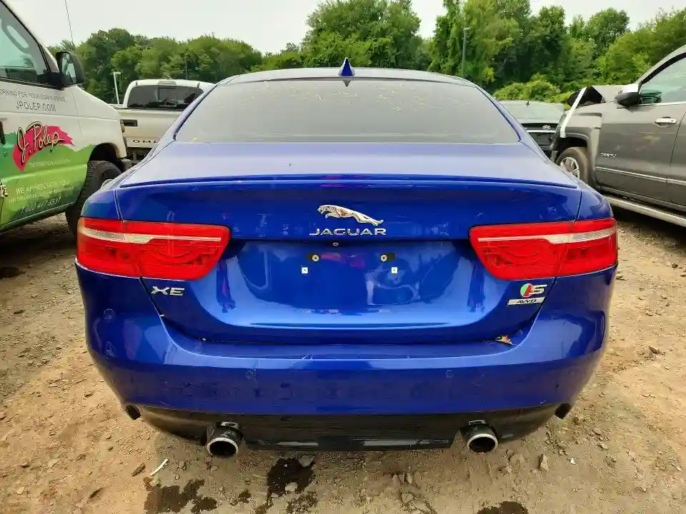 SAJAM4FV0KCP43828 2019 JAGUAR XE-5