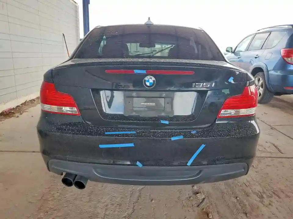 WBAUC9C57BVM09183 2011 BMW 1 SERIES-5