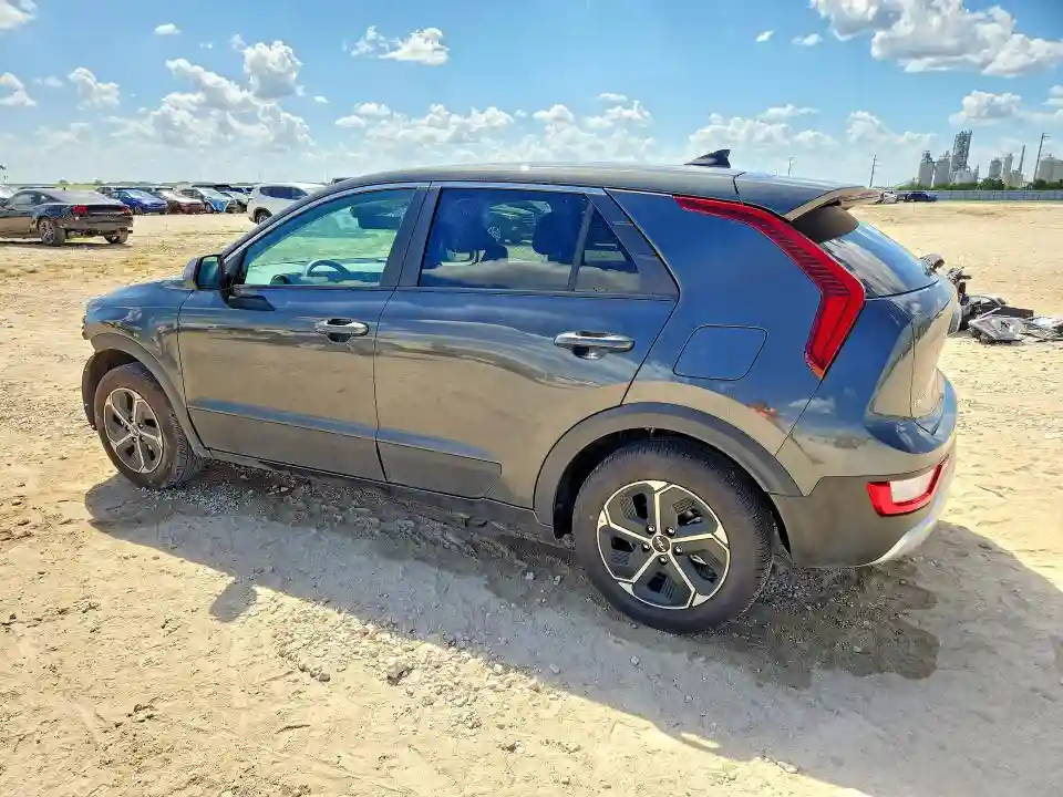 KNDCP3LE8T5329442 2026 KIA NIRO-1