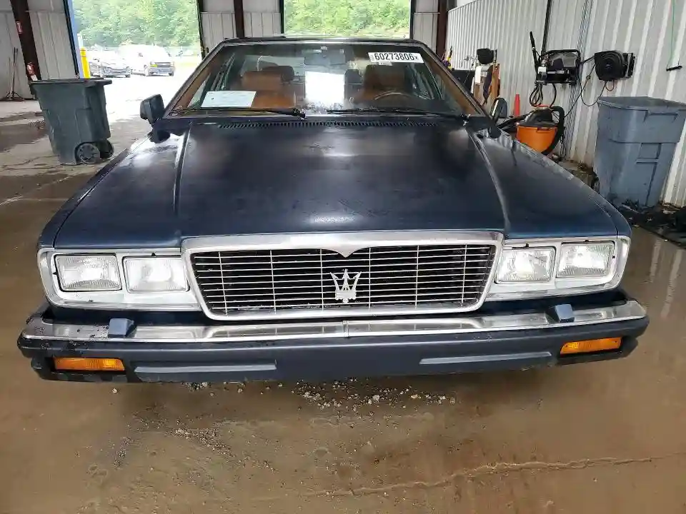 ZAMBC110XEA305054 1984 MASERATI QUATTROPOR-4