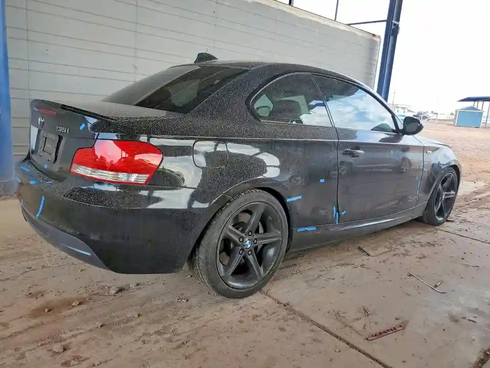 WBAUC9C57BVM09183 2011 BMW 1 SERIES-2