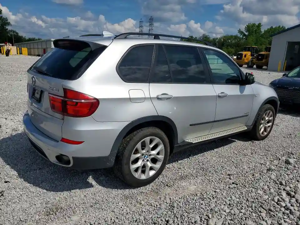 5UXZV4C57BL407675 2011 BMW X5-2