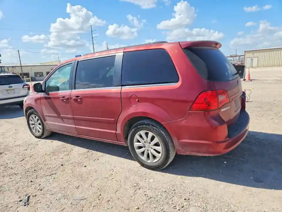2C4RVABG3CR193974 2012 VOLKSWAGEN ROUTAN-1