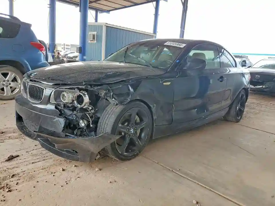 WBAUC9C57BVM09183 2011 BMW 1 SERIES-0