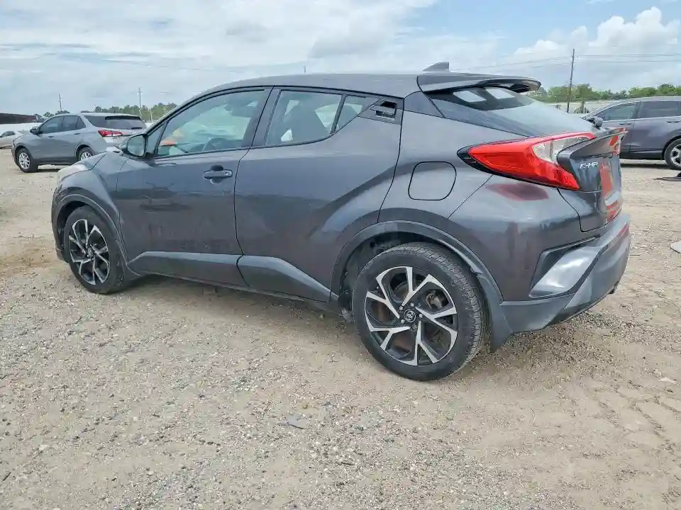 NMTKHMBX6JR007602 2018 TOYOTA C-HR-1