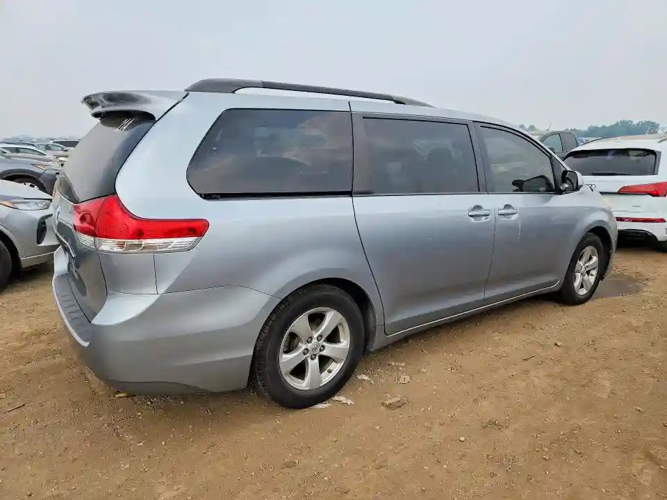 5TDKK3DCXES425089 2014 TOYOTA SIENNA-2