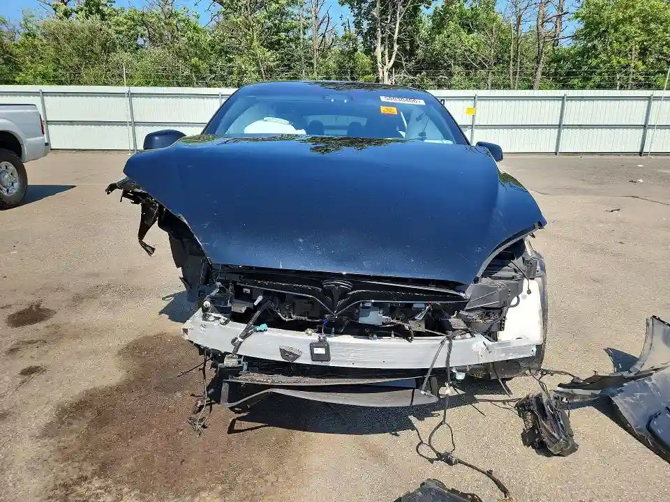 7SAXCBE68TF479811 2026 TESLA MODEL X-4