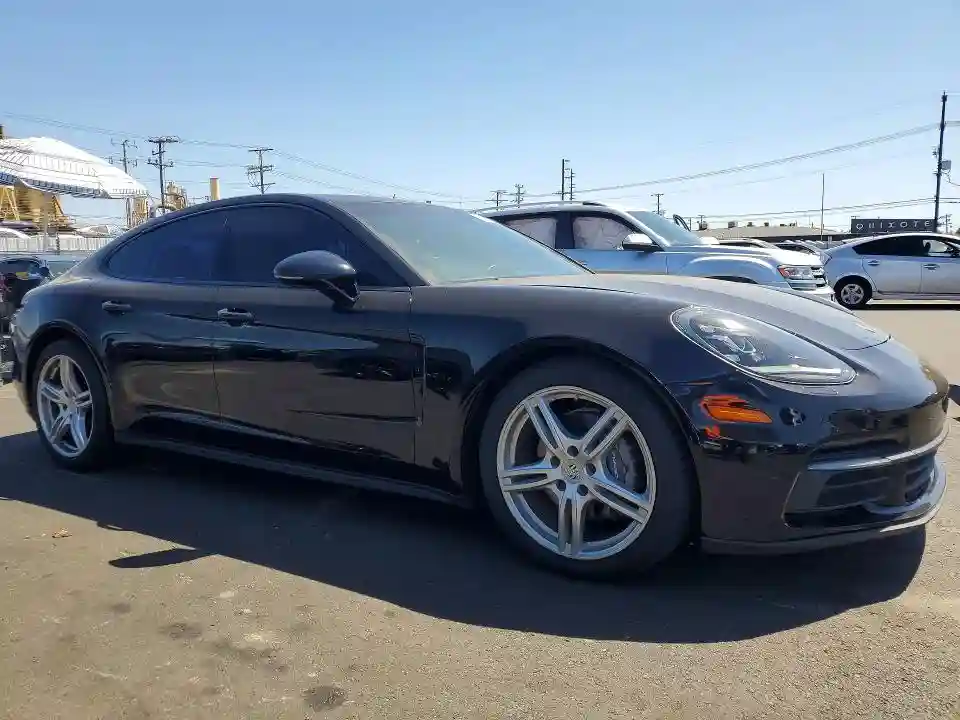 WP0AA2A71JL105056 2018 PORSCHE PANAMERA-3