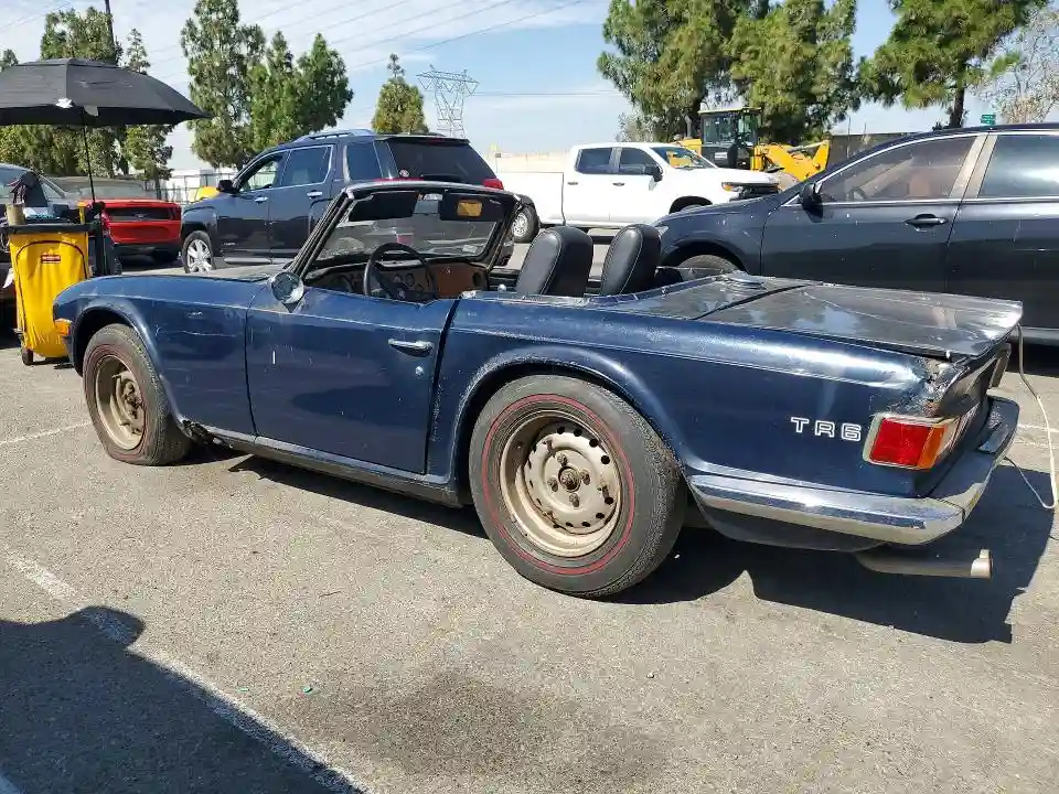 CC25196L 1969 TRIUMPH CAR GT6-1
