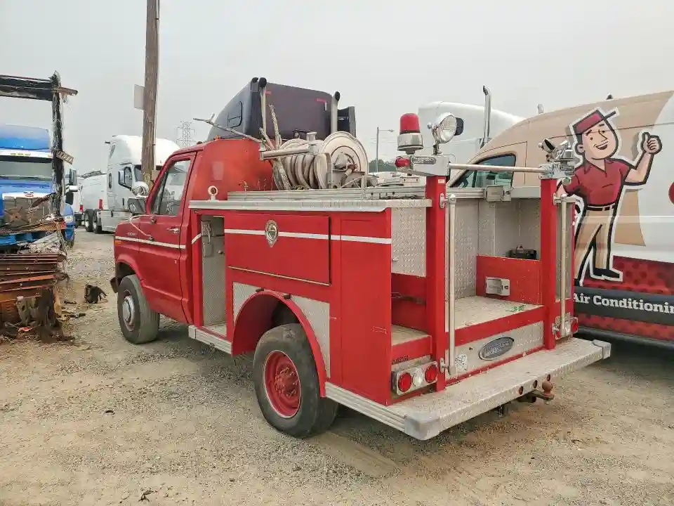 1FDHE30E6CHA20773 1982 FORD ECONOLINE-1
