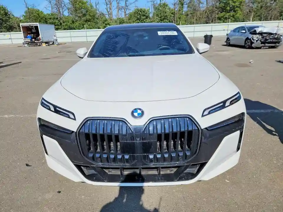 WBA33EJ08RCS63961 2024 BMW 7 SERIES-4