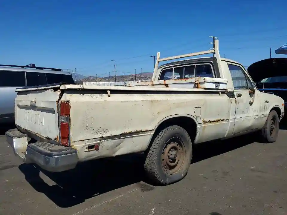JT4RN44D3C0076166 1982 TOYOTA ALL OTHER-2