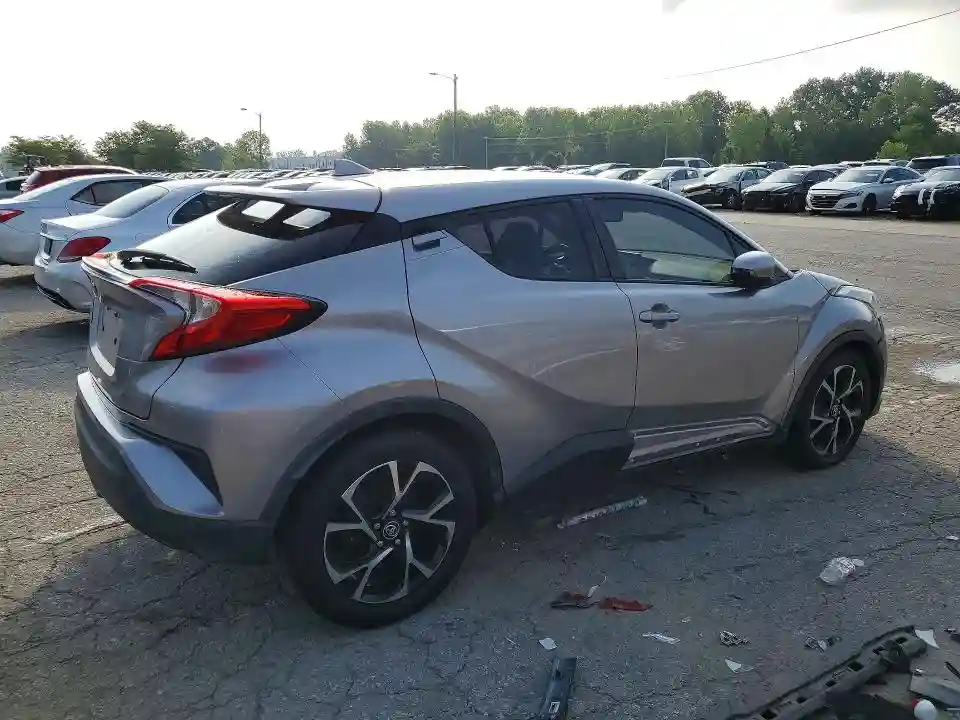 NMTKHMBX9JR056647 2018 TOYOTA C-HR-2