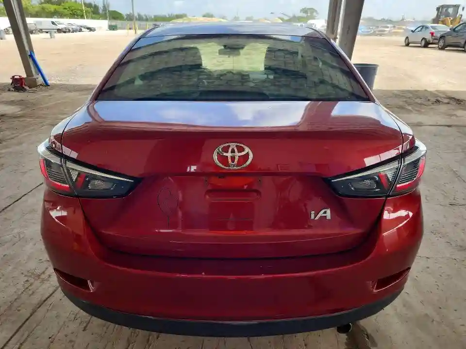3MYDLBYV1JY302636 2018 TOYOTA YARIS-5