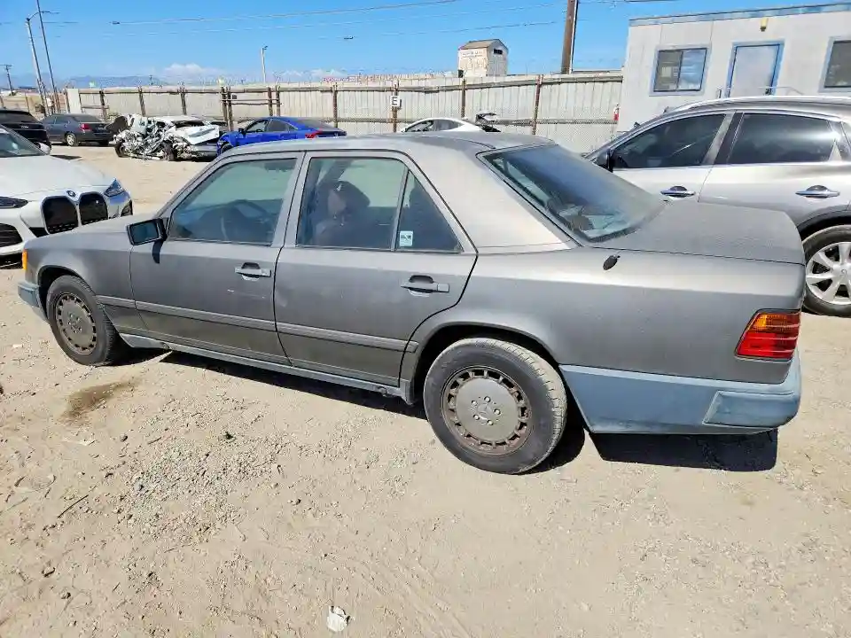 WDBEA30D6KA878020 1989 MERCEDES-BENZ 300-CLASS-1