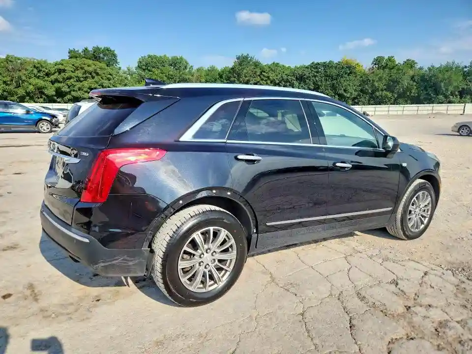 1GYKNDRS5HZ124286 2017 CADILLAC XT5-2