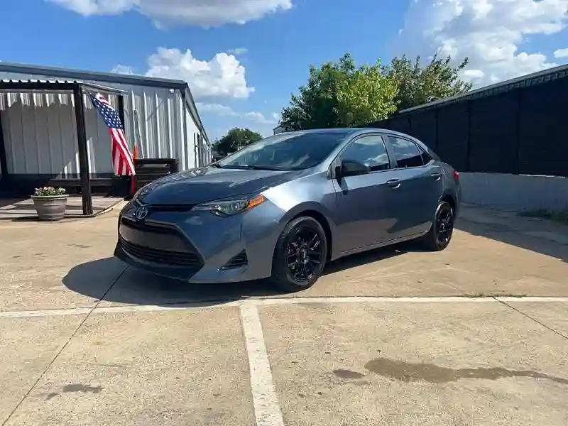 5YFBURHE7HP640550 2017 TOYOTA COROLLA-1