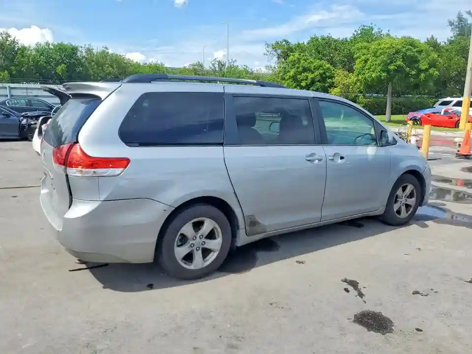 5TDKK3DC6ES451088 2014 TOYOTA SIENNA-2
