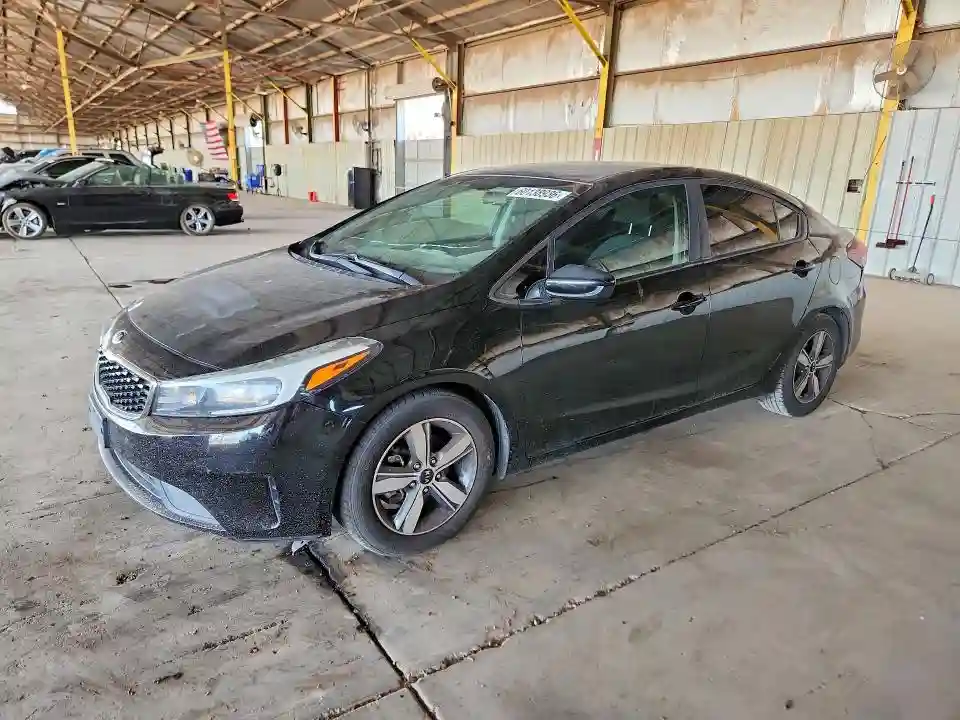 3KPFL4A73JE261135 2018 KIA FORTE-0