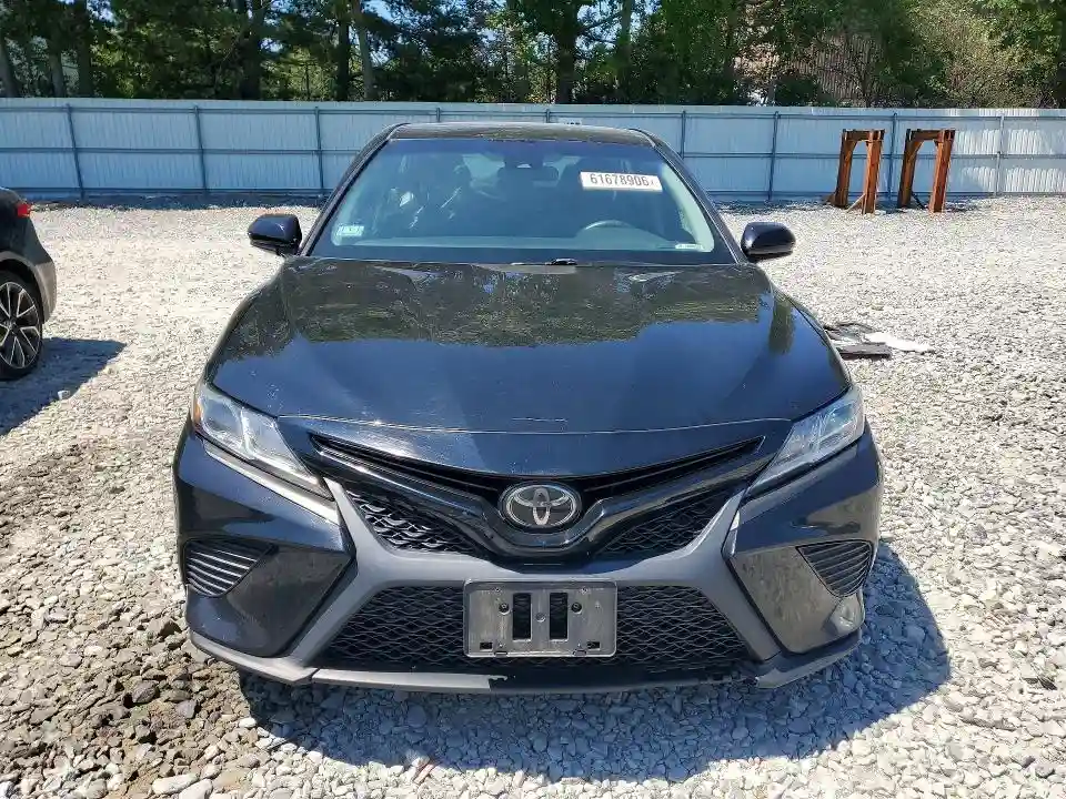4T1B11HK0JU624596 2018 TOYOTA CAMRY-4