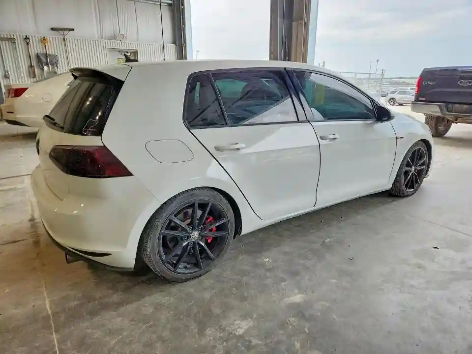 3VW547AU6GM051043 2016 VOLKSWAGEN GTI-2