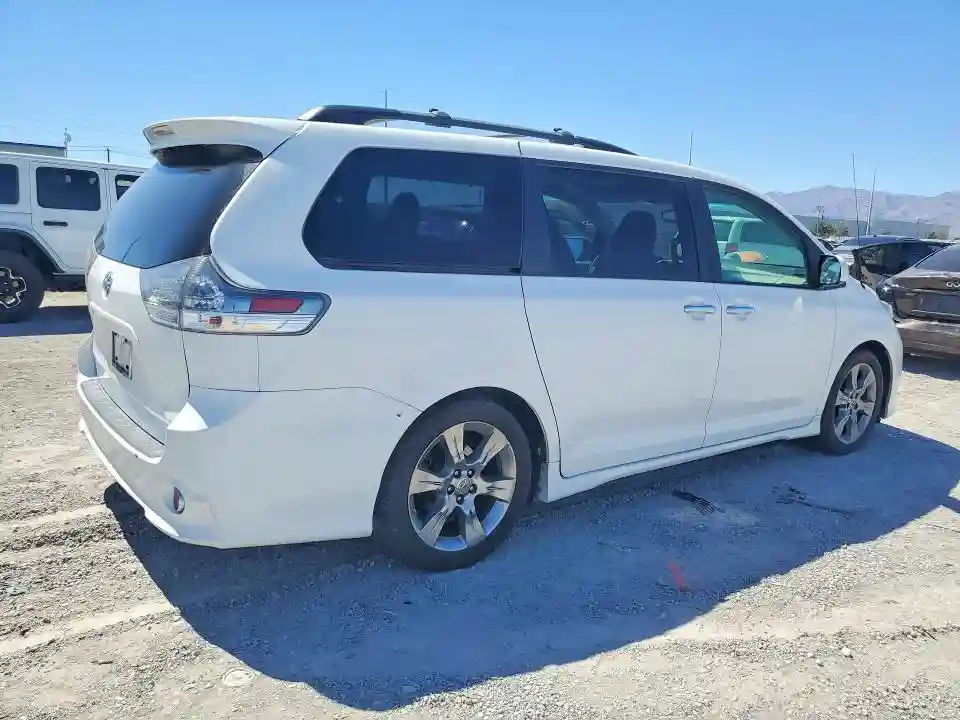 5TDXK3DC0ES447690 2014 TOYOTA SIENNA-2
