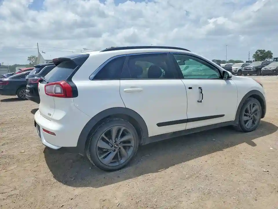 KNDCC3LC2H5092237 2017 KIA NIRO-2