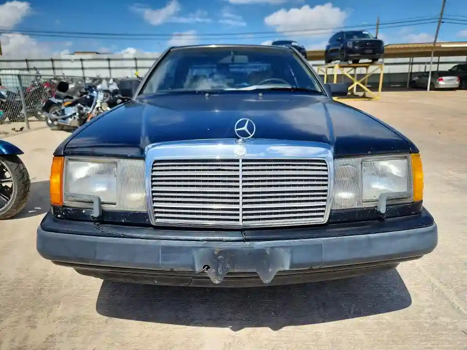 WDBEA50D6JA810603 1988 MERCEDES-BENZ 300-CLASS-4