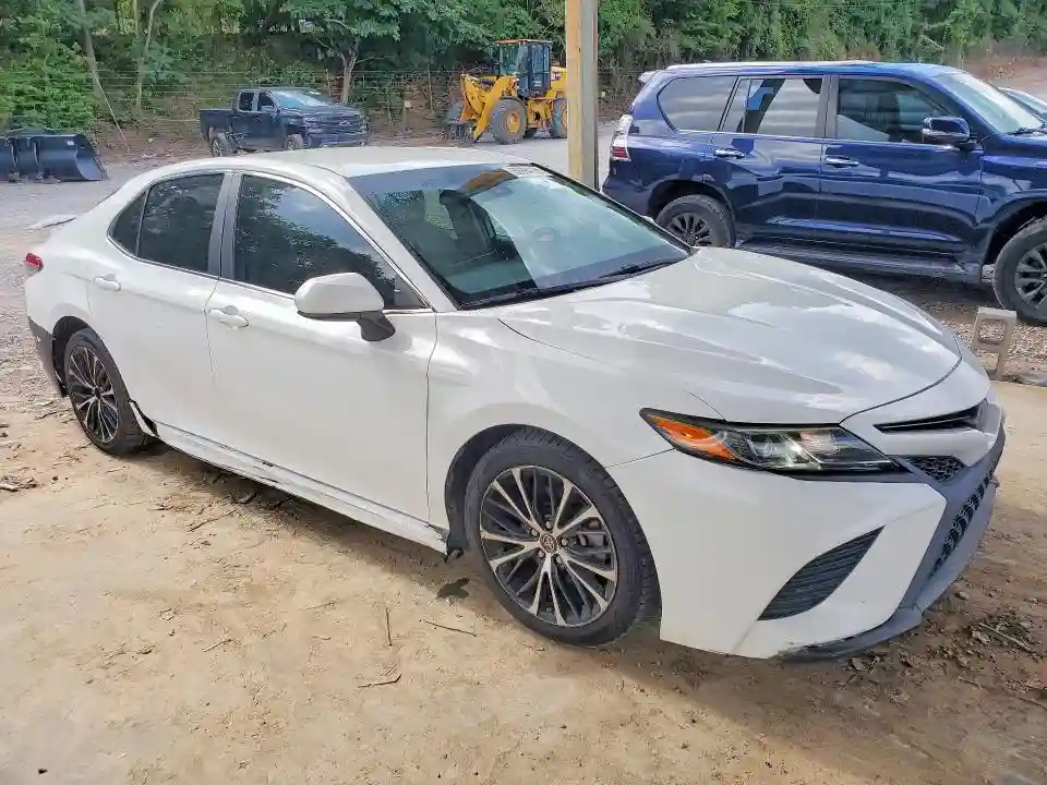 4T1B11HK2JU085785 2018 TOYOTA CAMRY-3