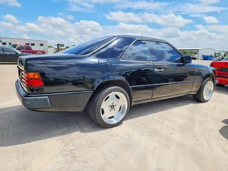 WDBEA50D6JA810603 1988 MERCEDES-BENZ 300-CLASS-2