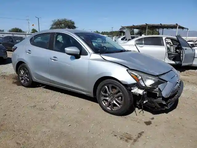 3MYDLBYV4KY507241 2019 TOYOTA YARIS-3