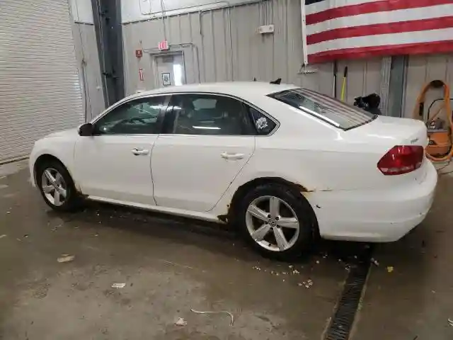 1VWBP7A35DC033227 2013 VOLKSWAGEN PASSAT-1