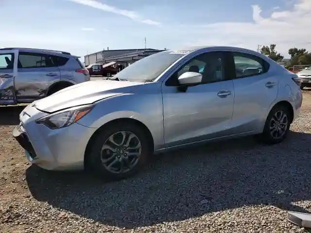 3MYDLBYV4KY507241 2019 TOYOTA YARIS-0