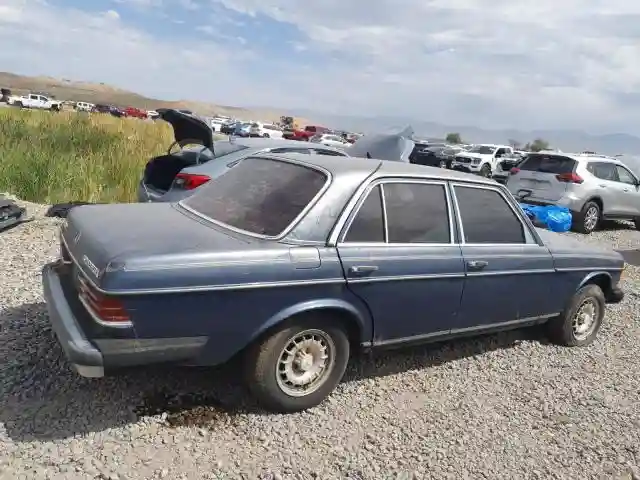 WDBAB33A2CB000769 1982 MERCEDES-BENZ 300-CLASS-2
