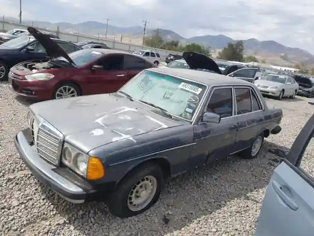 WDBAB33A2CB000769 1982 MERCEDES-BENZ 300-CLASS-0