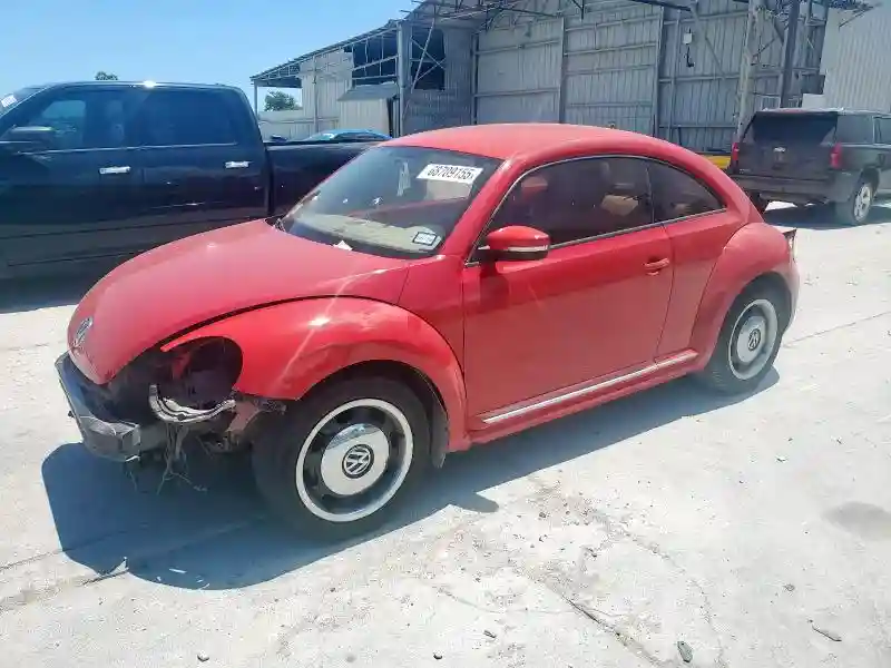 3VWJX7AT1DM647119 2013 VOLKSWAGEN BEETLE-0