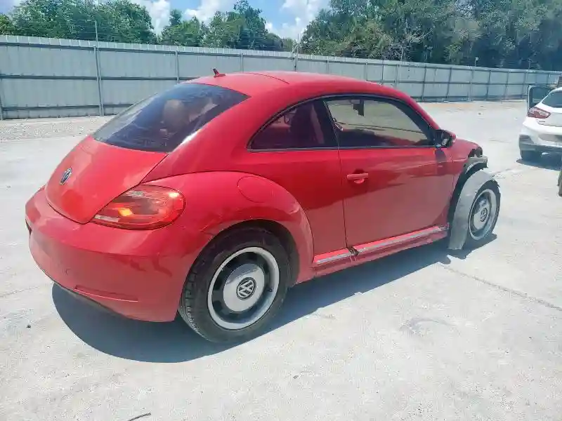 3VWJX7AT1DM647119 2013 VOLKSWAGEN BEETLE-2