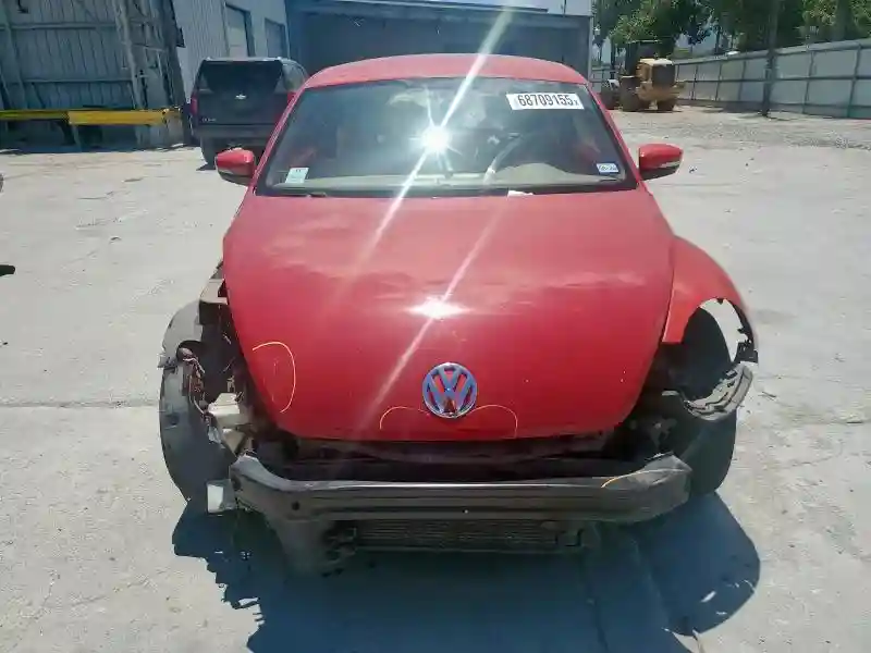 3VWJX7AT1DM647119 2013 VOLKSWAGEN BEETLE-4