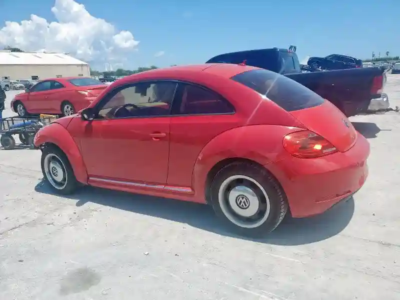 3VWJX7AT1DM647119 2013 VOLKSWAGEN BEETLE-1