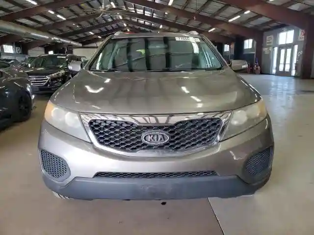 5XYKTDA25BG166390 2011 KIA SORENTO-4